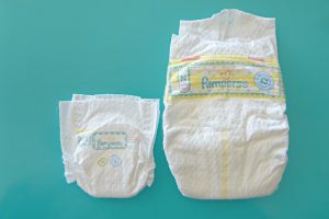 biedronka pieluchy pampers 4